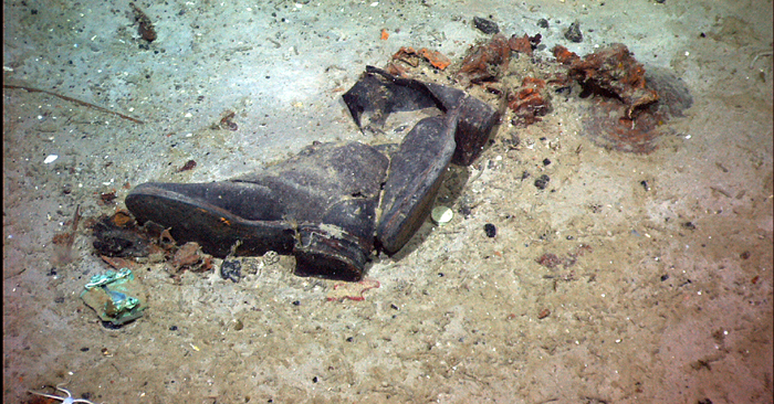 titanic-shoes-debris06-2004b.jpg